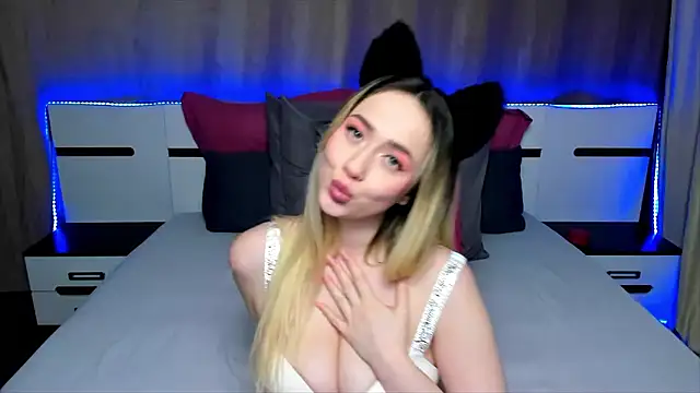 AriaSugar online show from December 6, 2024, 7:10 am