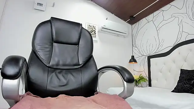 Snapshot of jacob_hardx chatting on December 2, 2025, 8:15 pm jacob hardx online show from December 2, 2025, 8:15 pm