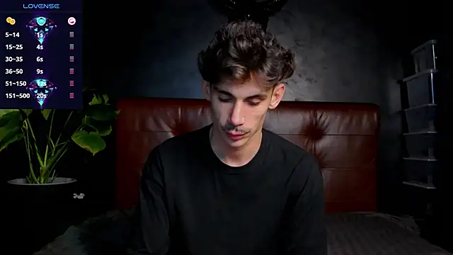 Snapshot of DanielCrush1 chatting on November 1, 2025, 2:52 pm DanielCrush1 online show from November 1, 2025, 2:52 pm