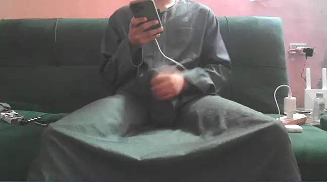 Snapshot of foxsanSs chatting on February 9, 2025, 12:17 am foxsanSs online show from February 9, 2025, 12:17 am