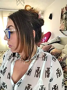 Myrnasexxx online show from October 30, 2025, 4:19 pm