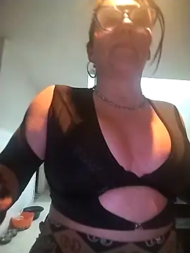 Myrnasexxx online show from December 21, 2025, 11:45 pm