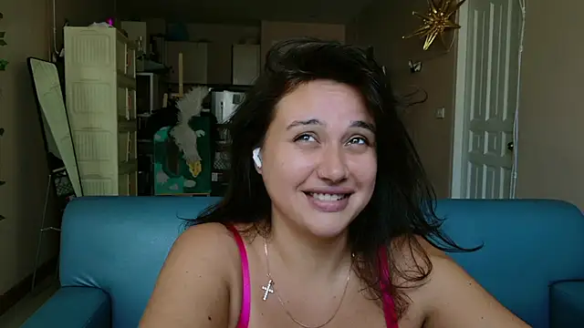 Snapshot of AminaCharm chatting on November 17, 2025, 4:18 am AminaCharm online show from November 17, 2025, 4:18 am