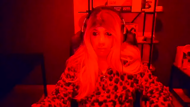 LatruieSow online show from January 10, 2026, 12:34 am