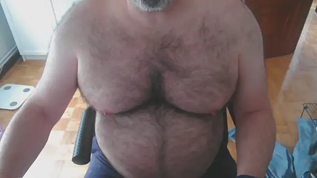 mikeyhotbear online show from May 4, 2026, 4:25 pm