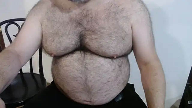 Snapshot of mikeyhotbear chatting on July 10, 2026, 8:29 am mikeyhotbear online show from July 10, 2026, 8:29 am