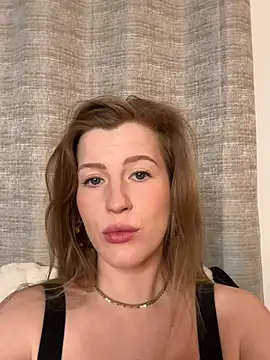 FoxyFrenchy online show from January 14, 2026, 8:14 pm