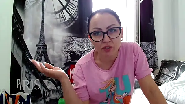 Snapshot of Anne30 chatting on May 21, 2026, 7:26 am Anne30 online show from May 21, 2026, 7:26 am
