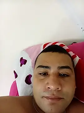 EISONREINA11 online show from October 14, 2025, 1:56 pm