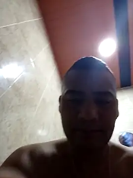 EISONREINA11 online show from October 27, 2025, 4:05 am