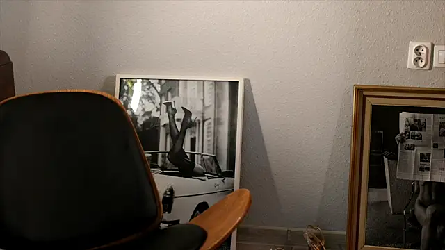 Snapshot of Special___ chatting on December 23, 2024, 8:14 pm Special online show from December 23, 2024, 8:14 pm