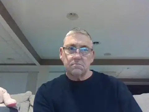 Snapshot of takeitall101 chatting on December 7, 2024, 2:24 pm takeitall101 online show from December 7, 2024, 2:24 pm