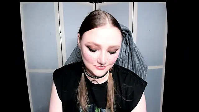 Snapshot of YourDyingBride chatting on July 21, 2026, 4:04 am YourDyingBride online show from July 21, 2026, 4:04 am