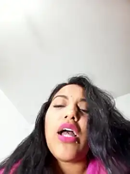 marypaula online show from December 3, 2025, 2:48 pm