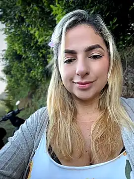 sammyqueenx21 online show from June 24, 2026, 11:42 am