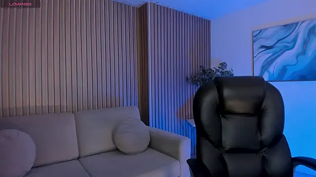 ErikaBenz  online show from December 4, 2025, 4:22 am