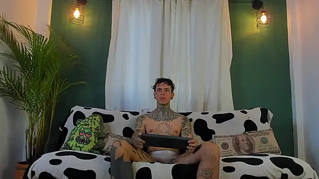 Snapshot of Aron_ford chatting on March 9, 2026, 3:05 pm Aron ford online show from March 9, 2026, 3:05 pm