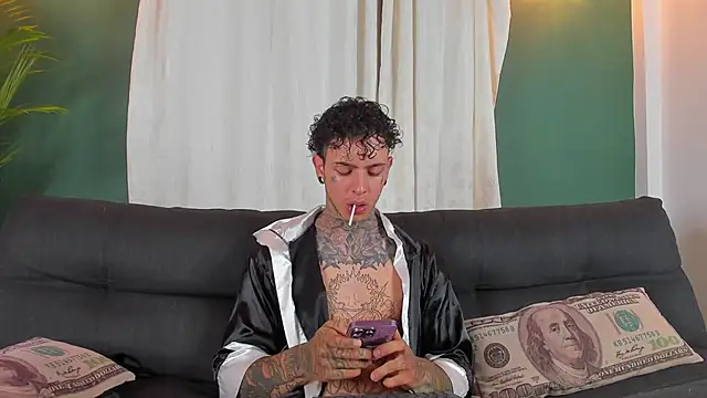 Snapshot of Aron_ford chatting on March 16, 2026, 4:51 am Aron ford online show from March 16, 2026, 4:51 am