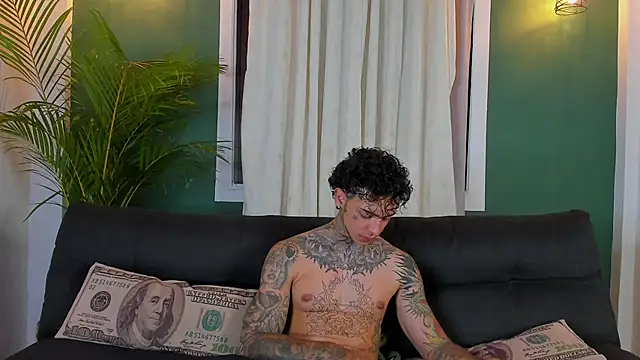 Snapshot of Aron_ford chatting on April 7, 2026, 2:23 am Aron ford online show from April 7, 2026, 2:23 am