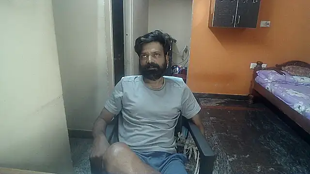 Snapshot of Indiaguy4u chatting on January 4, 2025, 2:56 pm Indiaguy4u online show from January 4, 2025, 2:56 pm