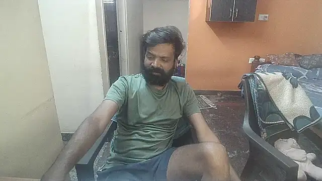 Snapshot of Indiaguy4u chatting on January 19, 2025, 6:09 am Indiaguy4u online show from January 19, 2025, 6:09 am