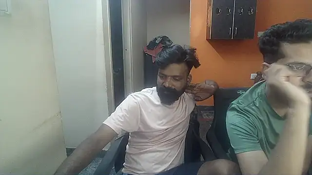 Snapshot of Indiaguy4u chatting on February 17, 2025, 5:10 pm Indiaguy4u online show from February 17, 2025, 5:10 pm