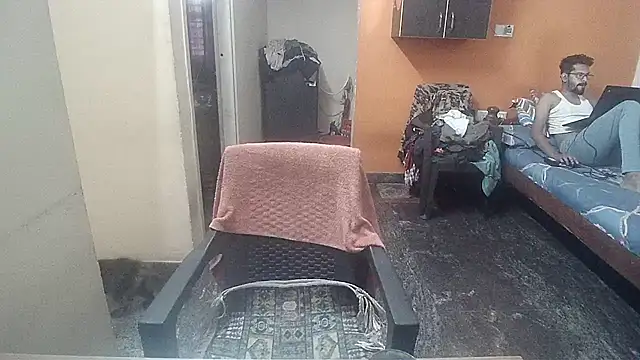 Snapshot of Indiaguy4u chatting on February 20, 2025, 6:50 am Indiaguy4u online show from February 20, 2025, 6:50 am