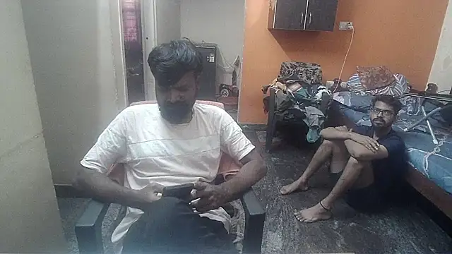 Snapshot of Indiaguy4u chatting on February 21, 2025, 12:06 pm Indiaguy4u online show from February 21, 2025, 12:06 pm