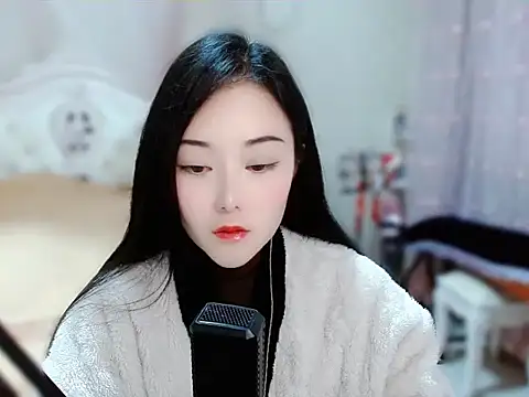 Snapshot of Angel-C chatting on January 24, 2025, 1:24 am Angel-C online show from January 24, 2025, 1:24 am