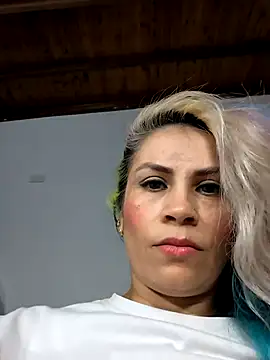 Snapshot of shelby_kutter chatting on November 21, 2025, 4:16 pm shelby kutter online show from November 21, 2025, 4:16 pm