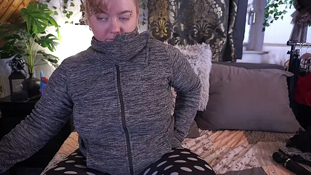 Snapshot of TessaWinter chatting on January 29, 2025, 4:30 pm TessaWinter online show from January 29, 2025, 4:30 pm