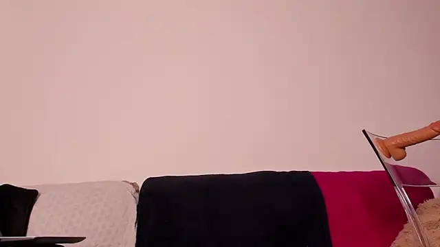 Snapshot of LexxiLow chatting on March 4, 2025, 1:06 pm LexxiLow online show from March 4, 2025, 1:06 pm