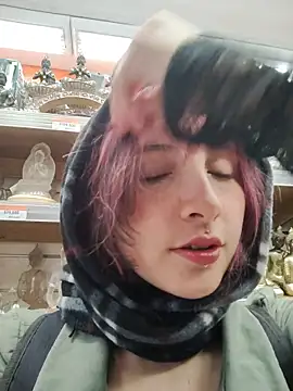  Laary online show from December 18, 2025, 8:26 pm