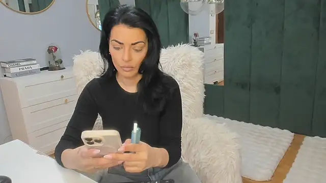 ElisaBaxter online show from February 27, 2026, 5:40 am