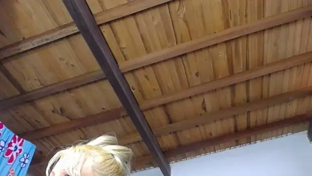 Snapshot of Nicolle_Milf chatting on December 5, 2025, 6:04 pm Nicolle Milf online show from December 5, 2025, 6:04 pm