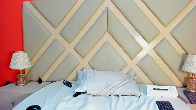 SSCARLETH  online show from December 16, 2024, 2:27 pm