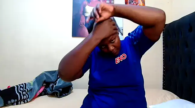 Snapshot of Toomuchbooty33 chatting on February 4, 2025, 9:41 pm Toomuchbooty33 online show from February 4, 2025, 9:41 pm