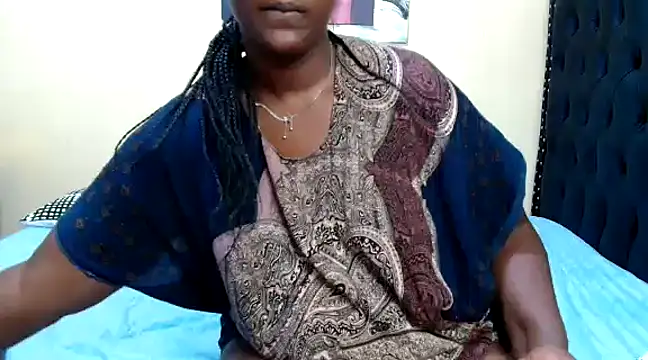 Snapshot of Toomuchbooty33 chatting on February 12, 2025, 9:01 pm Toomuchbooty33 online show from February 12, 2025, 9:01 pm