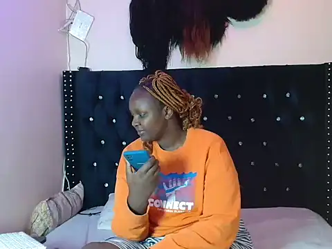 Snapshot of Toomuchbooty33 chatting on October 14, 2025, 9:04 pm Toomuchbooty33 online show from October 14, 2025, 9:04 pm