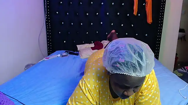 Snapshot of Toomuchbooty33 chatting on November 8, 2025, 1:50 am Toomuchbooty33 online show from November 8, 2025, 1:50 am