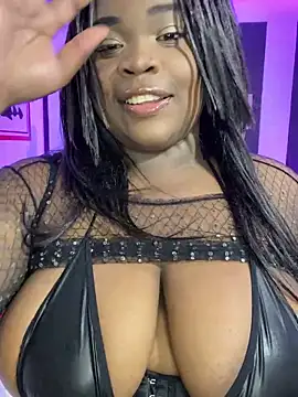 Snapshot of YeminaLeman chatting on January 1, 2025, 10:56 pm YeminaLeman online show from January 1, 2025, 10:56 pm