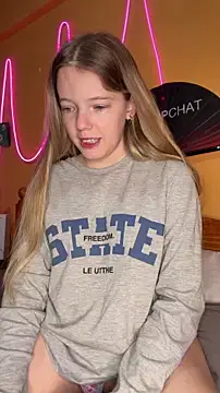 -veranito- online show from April 6, 2026, 3:04 am