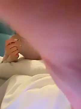 Snapshot of TheCinderella chatting on October 31, 2025, 10:44 pm TheCinderella online show from October 31, 2025, 10:44 pm