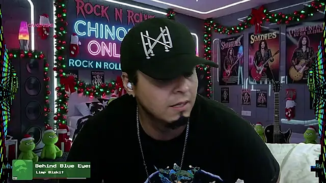 Snapshot of chino_roz chatting on December 15, 2025, 8:35 pm chino roz online show from December 15, 2025, 8:35 pm