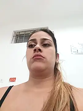 Snapshot of Latina_sexy1 chatting on February 15, 2025, 1:42 am Latina sexy1 online show from February 15, 2025, 1:42 am