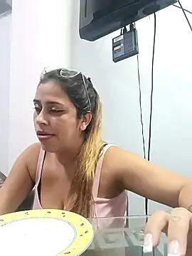 Snapshot of Latina_sexy1 chatting on February 23, 2025, 3:40 pm Latina sexy1 online show from February 23, 2025, 3:40 pm