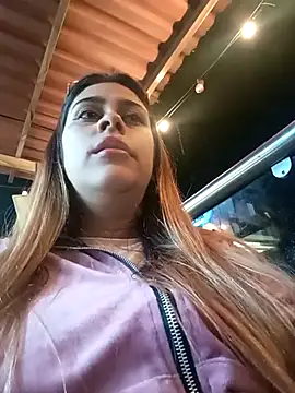 Snapshot of Latina_sexy1 chatting on March 6, 2025, 3:35 am Latina sexy1 online show from March 6, 2025, 3:35 am