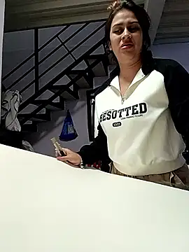 Snapshot of Latina_sexy1 chatting on October 1, 2025, 3:01 am Latina sexy1 online show from October 1, 2025, 3:01 am