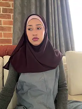 adila anich online show from March 8, 2026, 9:18 pm