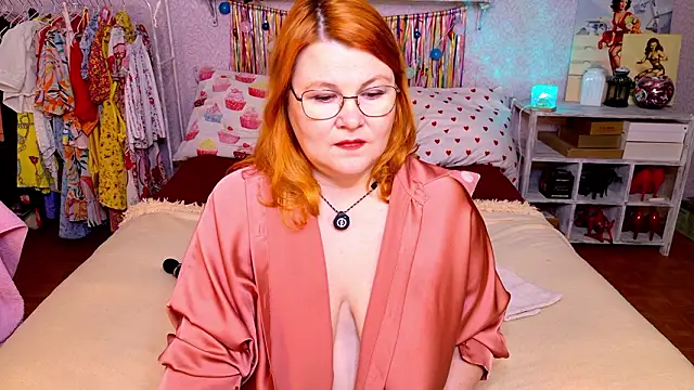UrSexyMilf online show from March 3, 2026, 8:20 am
